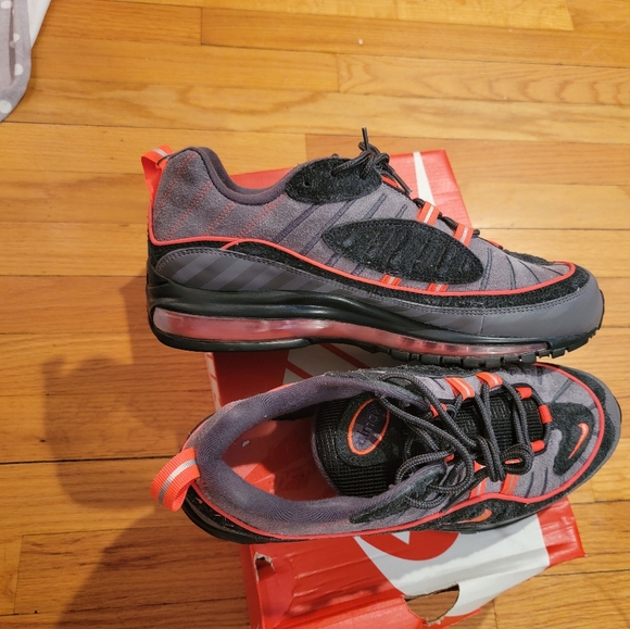 Sneakers - Picture 11 of 11